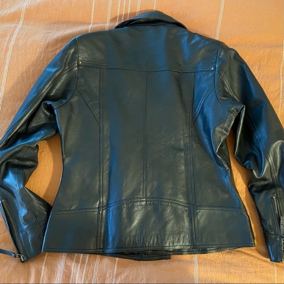 Black Leather Jacket! Like New! Size Large - Picture 2 of 10